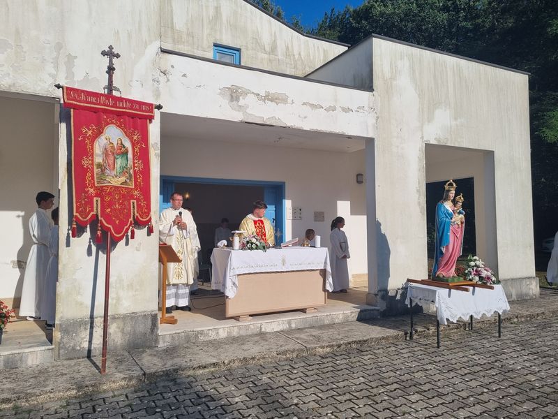 Vjernici Labinskog dekanata u svetištu Majke Božje od Drena